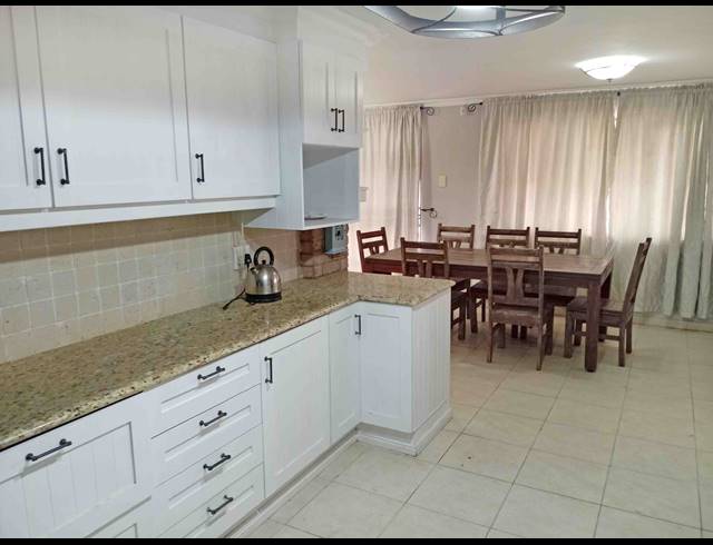 5 BEDROOM HOUSE FOR SALE IN BLUFF